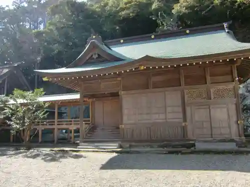 安房神社の本殿・本堂