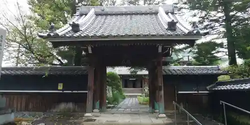 空念寺の山門