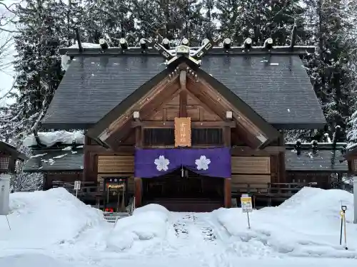 士別神社の{uncategorized: "未分類", other: "その他", undefined: "問題あり", building: "その他建物", grave: "お墓", sacred_gate: "鳥居", guardian: "狛犬", statue: "像", buddha: "仏像", history: "歴史", nature: "自然", garden: "庭園", animal: "動物", pagoda: "塔", temizu: "手水舎", mountain_gate: "山門・神門", sanctuary: "本殿・本堂", subordinate: "末社・摂社", art: "芸術", scenery: "景色", jizo: "地蔵", ema: "絵馬", goshuin: "御朱印", omikuji: "おみくじ", items: "授与品その他", amulet: "お守り", goshuincho: "御朱印帳", eats: "食事", festival: "お祭り", votive_dance: "神楽", shichigosan: "七五三参", wedding: "結婚式", experience: "体験その他", initially: "初詣", around: "周辺", anti_infection: "感染症対策"}