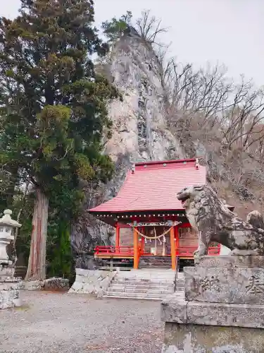 厳竜神社の{uncategorized: "未分類", other: "その他", undefined: "問題あり", building: "その他建物", grave: "お墓", sacred_gate: "鳥居", guardian: "狛犬", statue: "像", buddha: "仏像", history: "歴史", nature: "自然", garden: "庭園", animal: "動物", pagoda: "塔", temizu: "手水舎", mountain_gate: "山門・神門", sanctuary: "本殿・本堂", subordinate: "末社・摂社", art: "芸術", scenery: "景色", jizo: "地蔵", ema: "絵馬", goshuin: "御朱印", omikuji: "おみくじ", items: "授与品その他", amulet: "お守り", goshuincho: "御朱印帳", eats: "食事", festival: "お祭り", votive_dance: "神楽", shichigosan: "七五三参", wedding: "結婚式", experience: "体験その他", initially: "初詣", around: "周辺", anti_infection: "感染症対策"}