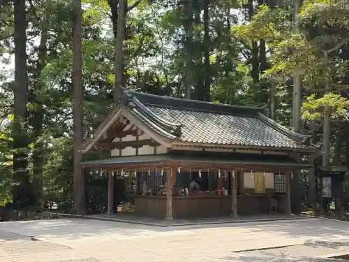 彌彦神社の{uncategorized: "未分類", other: "その他", undefined: "問題あり", building: "その他建物", grave: "お墓", sacred_gate: "鳥居", guardian: "狛犬", statue: "像", buddha: "仏像", history: "歴史", nature: "自然", garden: "庭園", animal: "動物", pagoda: "塔", temizu: "手水舎", mountain_gate: "山門・神門", sanctuary: "本殿・本堂", subordinate: "末社・摂社", art: "芸術", scenery: "景色", jizo: "地蔵", ema: "絵馬", goshuin: "御朱印", omikuji: "おみくじ", items: "授与品その他", amulet: "お守り", goshuincho: "御朱印帳", eats: "食事", festival: "お祭り", votive_dance: "神楽", shichigosan: "七五三参", wedding: "結婚式", experience: "体験その他", initially: "初詣", around: "周辺", anti_infection: "感染症対策"}