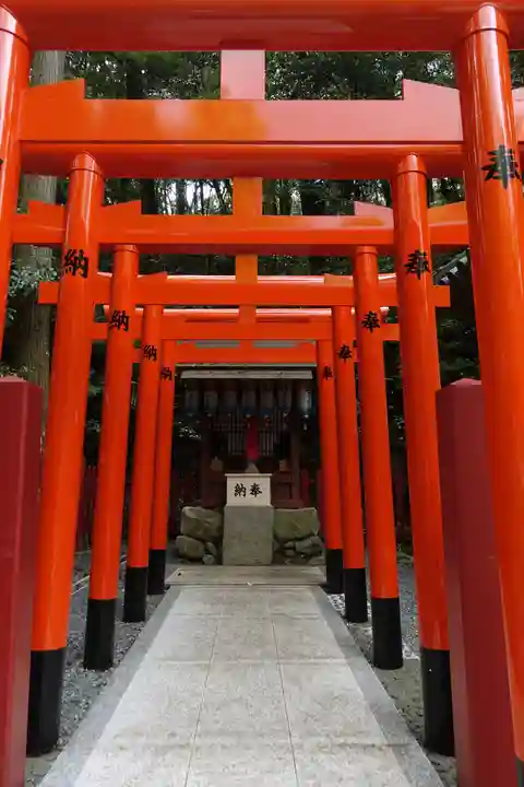 烏帽子形八幡神社の末社・摂社