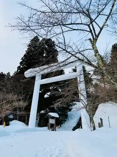 土津神社｜こどもと出世の神さまの鳥居