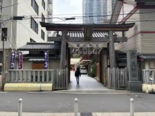 露天神社（お初天神）の{uncategorized: "未分類", other: "その他", undefined: "問題あり", building: "その他建物", grave: "お墓", sacred_gate: "鳥居", guardian: "狛犬", statue: "像", buddha: "仏像", history: "歴史", nature: "自然", garden: "庭園", animal: "動物", pagoda: "塔", temizu: "手水舎", mountain_gate: "山門・神門", sanctuary: "本殿・本堂", subordinate: "末社・摂社", art: "芸術", scenery: "景色", jizo: "地蔵", ema: "絵馬", goshuin: "御朱印", omikuji: "おみくじ", items: "授与品その他", amulet: "お守り", goshuincho: "御朱印帳", eats: "食事", festival: "お祭り", votive_dance: "神楽", shichigosan: "七五三参", wedding: "結婚式", experience: "体験その他", initially: "初詣", around: "周辺", anti_infection: "感染症対策"}