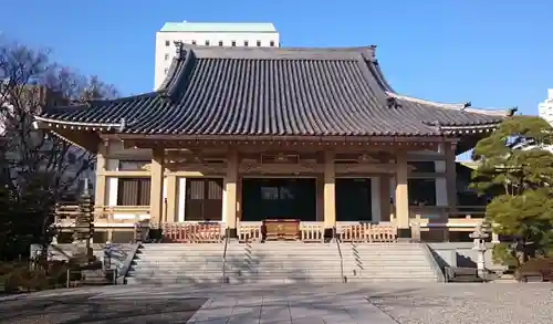 霊巌寺の本殿・本堂