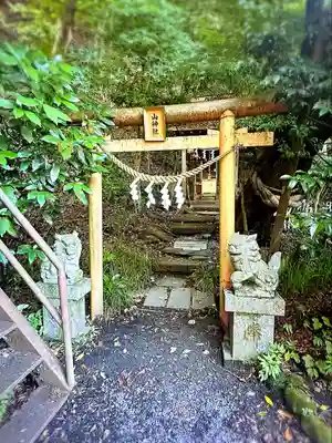 青麻神社の末社・摂社