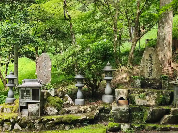 小新屋観音の建物その他