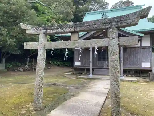 八幡神社の鳥居