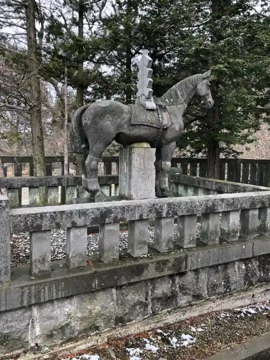 那須温泉神社の{uncategorized: "未分類", other: "その他", undefined: "問題あり", building: "その他建物", grave: "お墓", sacred_gate: "鳥居", guardian: "狛犬", statue: "像", buddha: "仏像", history: "歴史", nature: "自然", garden: "庭園", animal: "動物", pagoda: "塔", temizu: "手水舎", mountain_gate: "山門・神門", sanctuary: "本殿・本堂", subordinate: "末社・摂社", art: "芸術", scenery: "景色", jizo: "地蔵", ema: "絵馬", goshuin: "御朱印", omikuji: "おみくじ", items: "授与品その他", amulet: "お守り", goshuincho: "御朱印帳", eats: "食事", festival: "お祭り", votive_dance: "神楽", shichigosan: "七五三参", wedding: "結婚式", experience: "体験その他", initially: "初詣", around: "周辺", anti_infection: "感染症対策"}