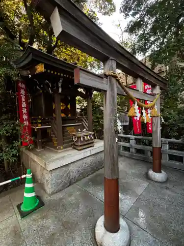飯富稲荷神社の{uncategorized: "未分類", other: "その他", undefined: "問題あり", building: "その他建物", grave: "お墓", sacred_gate: "鳥居", guardian: "狛犬", statue: "像", buddha: "仏像", history: "歴史", nature: "自然", garden: "庭園", animal: "動物", pagoda: "塔", temizu: "手水舎", mountain_gate: "山門・神門", sanctuary: "本殿・本堂", subordinate: "末社・摂社", art: "芸術", scenery: "景色", jizo: "地蔵", ema: "絵馬", goshuin: "御朱印", omikuji: "おみくじ", items: "授与品その他", amulet: "お守り", goshuincho: "御朱印帳", eats: "食事", festival: "お祭り", votive_dance: "神楽", shichigosan: "七五三参", wedding: "結婚式", experience: "体験その他", initially: "初詣", around: "周辺", anti_infection: "感染症対策"}