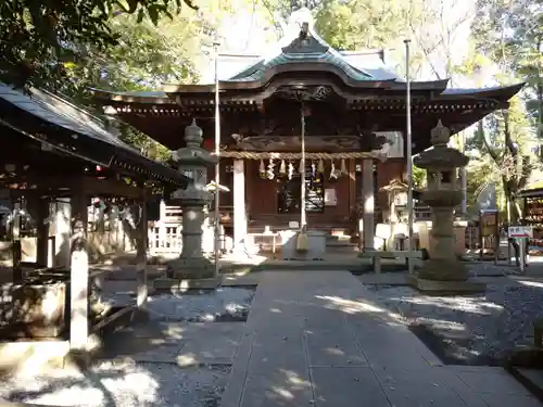 座間神社の本殿・本堂