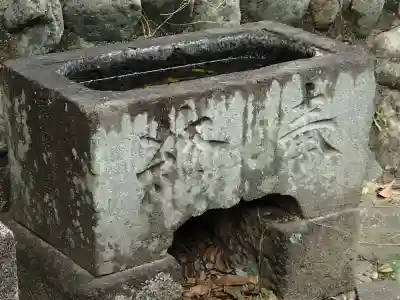 忍　諏訪神社・東照宮　の手水舎