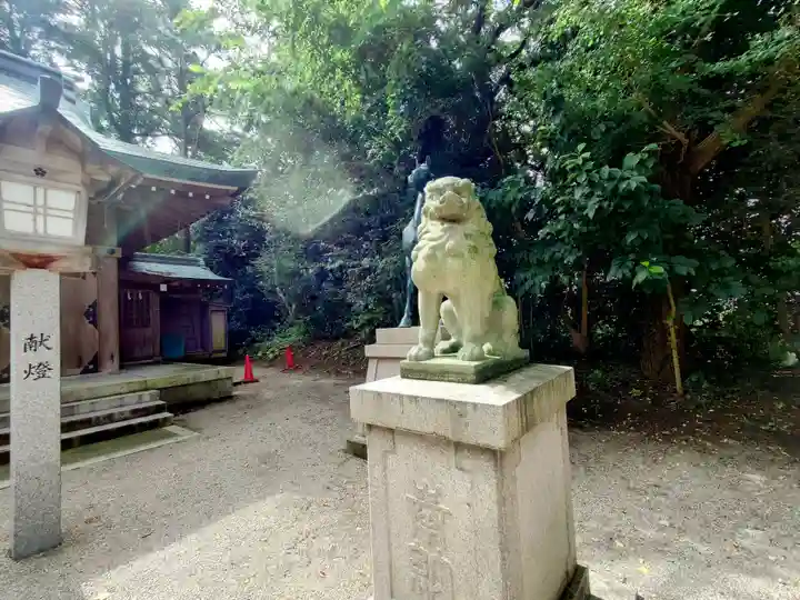 高岡市護国神社の狛犬