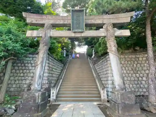 品川神社の鳥居