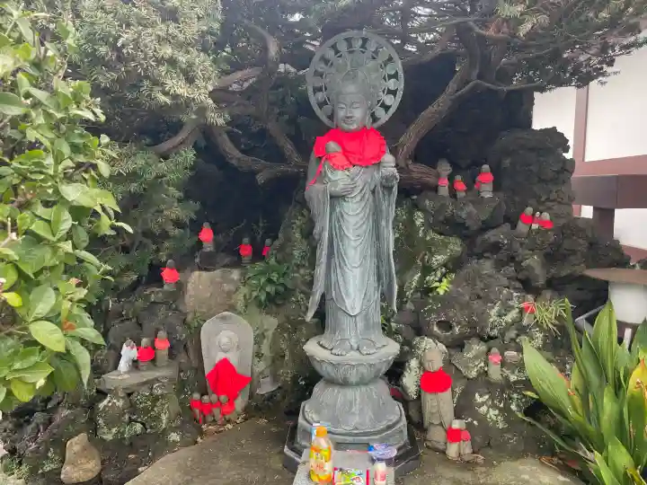 清源寺の{uncategorized: "未分類", other: "その他", undefined: "問題あり", building: "その他建物", grave: "お墓", sacred_gate: "鳥居", guardian: "狛犬", statue: "像", buddha: "仏像", history: "歴史", nature: "自然", garden: "庭園", animal: "動物", pagoda: "塔", temizu: "手水舎", mountain_gate: "山門・神門", sanctuary: "本殿・本堂", subordinate: "末社・摂社", art: "芸術", scenery: "景色", jizo: "地蔵", ema: "絵馬", goshuin: "御朱印", omikuji: "おみくじ", items: "授与品その他", amulet: "お守り", goshuincho: "御朱印帳", eats: "食事", festival: "お祭り", votive_dance: "神楽", shichigosan: "七五三参", wedding: "結婚式", experience: "体験その他", initially: "初詣", around: "周辺", anti_infection: "感染症対策"}