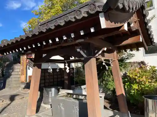 武井神社の手水舎