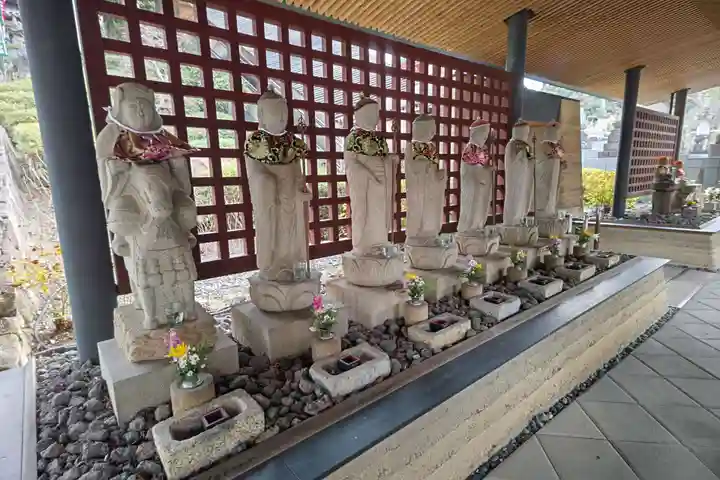 八事山 興正寺の地蔵