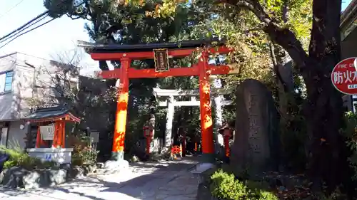 馬橋稲荷神社の鳥居