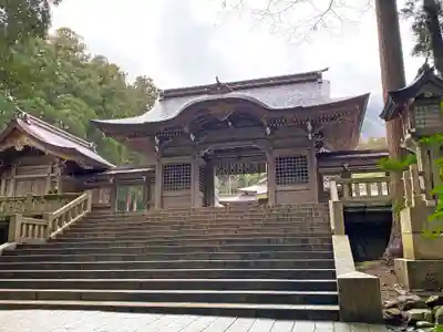 彌彦神社の山門・神門