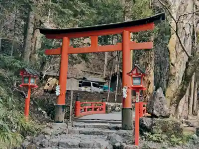 貴船神社奥宮の{uncategorized: "未分類", other: "その他", undefined: "問題あり", building: "その他建物", grave: "お墓", sacred_gate: "鳥居", guardian: "狛犬", statue: "像", buddha: "仏像", history: "歴史", nature: "自然", garden: "庭園", animal: "動物", pagoda: "塔", temizu: "手水舎", mountain_gate: "山門・神門", sanctuary: "本殿・本堂", subordinate: "末社・摂社", art: "芸術", scenery: "景色", jizo: "地蔵", ema: "絵馬", goshuin: "御朱印", omikuji: "おみくじ", items: "授与品その他", amulet: "お守り", goshuincho: "御朱印帳", eats: "食事", festival: "お祭り", votive_dance: "神楽", shichigosan: "七五三参", wedding: "結婚式", experience: "体験その他", initially: "初詣", around: "周辺", anti_infection: "感染症対策"}