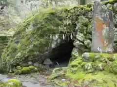 八海山尊神社の建物その他