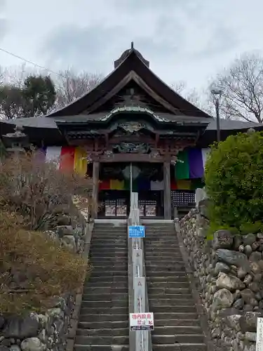 埼玉厄除け開運大師・龍泉寺（切り絵御朱印発祥の寺）の本殿