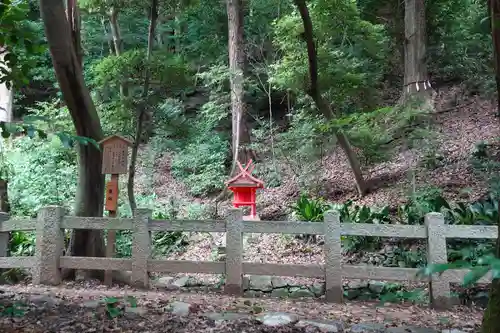枚岡神社の末社・摂社