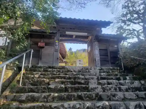 百済寺の山門