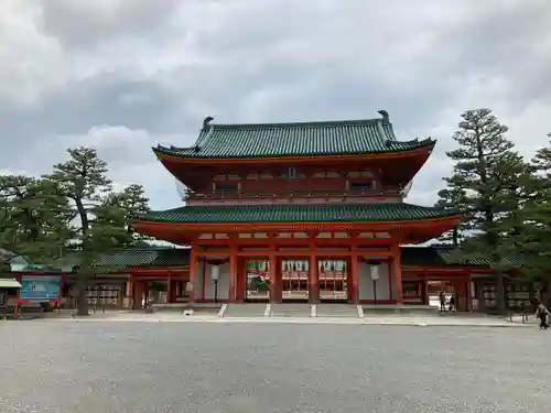 平安神宮の山門