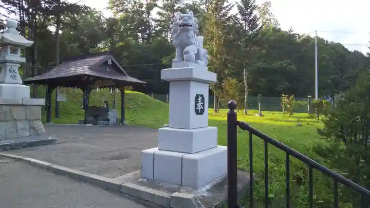 札内神社の狛犬