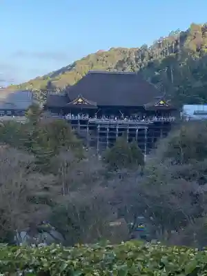 清水寺の{uncategorized: "未分類", other: "その他", undefined: "問題あり", building: "その他建物", grave: "お墓", sacred_gate: "鳥居", guardian: "狛犬", statue: "像", buddha: "仏像", history: "歴史", nature: "自然", garden: "庭園", animal: "動物", pagoda: "塔", temizu: "手水舎", mountain_gate: "山門・神門", sanctuary: "本殿・本堂", subordinate: "末社・摂社", art: "芸術", scenery: "景色", jizo: "地蔵", ema: "絵馬", goshuin: "御朱印", omikuji: "おみくじ", items: "授与品その他", amulet: "お守り", goshuincho: "御朱印帳", eats: "食事", festival: "お祭り", votive_dance: "神楽", shichigosan: "七五三参", wedding: "結婚式", experience: "体験その他", initially: "初詣", around: "周辺", anti_infection: "感染症対策"}