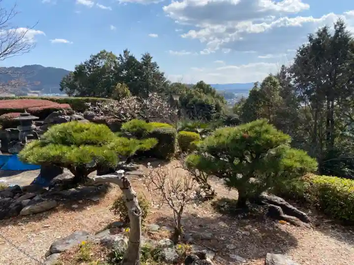古井の天狗山の庭園