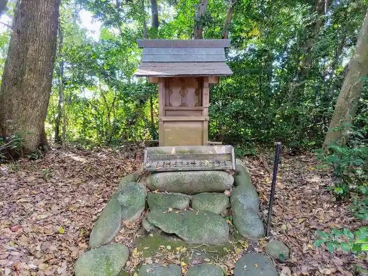 皇大明神社(中牧)の末社・摂社
