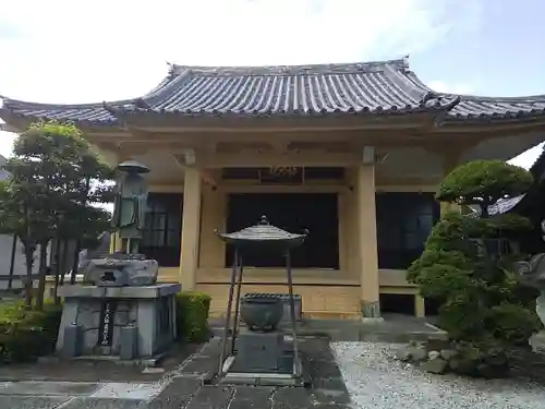 持明院の本殿・本堂