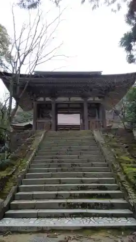 西明寺の山門