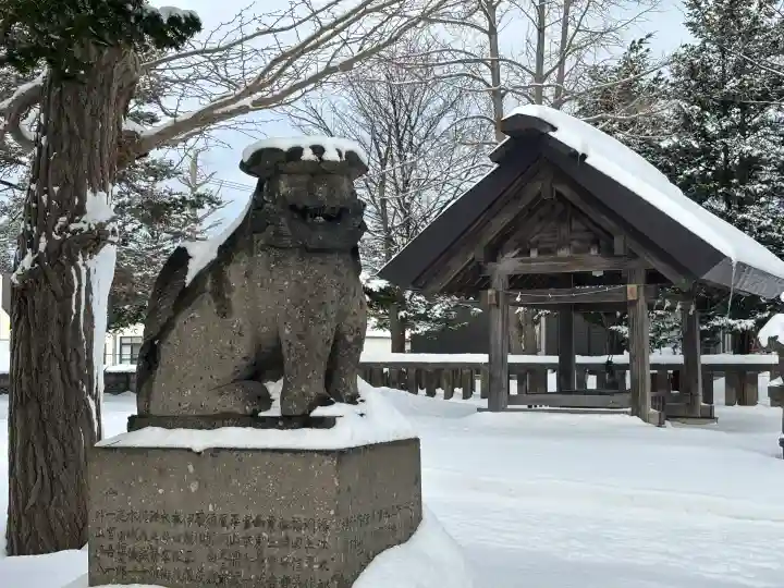 江南神社の{uncategorized: "未分類", other: "その他", undefined: "問題あり", building: "その他建物", grave: "お墓", sacred_gate: "鳥居", guardian: "狛犬", statue: "像", buddha: "仏像", history: "歴史", nature: "自然", garden: "庭園", animal: "動物", pagoda: "塔", temizu: "手水舎", mountain_gate: "山門・神門", sanctuary: "本殿・本堂", subordinate: "末社・摂社", art: "芸術", scenery: "景色", jizo: "地蔵", ema: "絵馬", goshuin: "御朱印", omikuji: "おみくじ", items: "授与品その他", amulet: "お守り", goshuincho: "御朱印帳", eats: "食事", festival: "お祭り", votive_dance: "神楽", shichigosan: "七五三参", wedding: "結婚式", experience: "体験その他", initially: "初詣", around: "周辺", anti_infection: "感染症対策"}