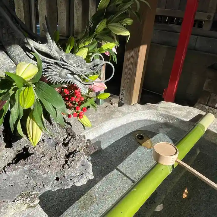 三島神社の手水舎