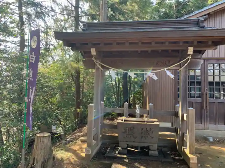 白鳥神社の手水舎