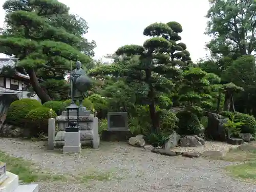 福伝寺の庭園