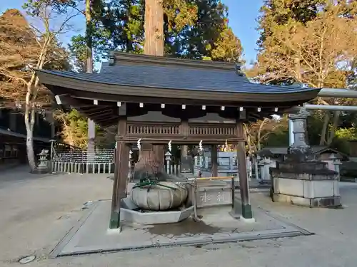 田村神社の手水舎