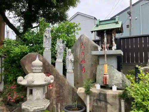 地蔵院の{uncategorized: "未分類", other: "その他", undefined: "問題あり", building: "その他建物", grave: "お墓", sacred_gate: "鳥居", guardian: "狛犬", statue: "像", buddha: "仏像", history: "歴史", nature: "自然", garden: "庭園", animal: "動物", pagoda: "塔", temizu: "手水舎", mountain_gate: "山門・神門", sanctuary: "本殿・本堂", subordinate: "末社・摂社", art: "芸術", scenery: "景色", jizo: "地蔵", ema: "絵馬", goshuin: "御朱印", omikuji: "おみくじ", items: "授与品その他", amulet: "お守り", goshuincho: "御朱印帳", eats: "食事", festival: "お祭り", votive_dance: "神楽", shichigosan: "七五三参", wedding: "結婚式", experience: "体験その他", initially: "初詣", around: "周辺", anti_infection: "感染症対策"}