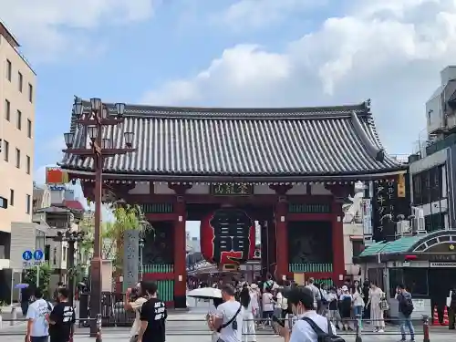 浅草寺の山門