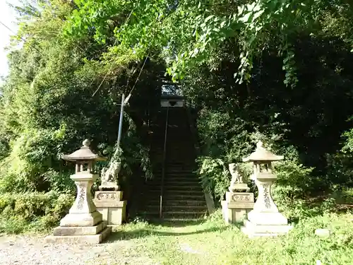 蝉丸神社の建物その他