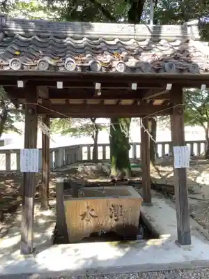 本土神社の手水舎