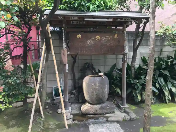 笠間稲荷神社 東京別社の手水舎