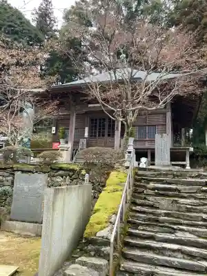 三角寺の{uncategorized: "未分類", other: "その他", undefined: "問題あり", building: "その他建物", grave: "お墓", sacred_gate: "鳥居", guardian: "狛犬", statue: "像", buddha: "仏像", history: "歴史", nature: "自然", garden: "庭園", animal: "動物", pagoda: "塔", temizu: "手水舎", mountain_gate: "山門・神門", sanctuary: "本殿・本堂", subordinate: "末社・摂社", art: "芸術", scenery: "景色", jizo: "地蔵", ema: "絵馬", goshuin: "御朱印", omikuji: "おみくじ", items: "授与品その他", amulet: "お守り", goshuincho: "御朱印帳", eats: "食事", festival: "お祭り", votive_dance: "神楽", shichigosan: "七五三参", wedding: "結婚式", experience: "体験その他", initially: "初詣", around: "周辺", anti_infection: "感染症対策"}