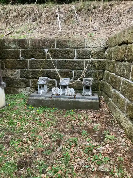 氷室町星宮神社の{uncategorized: "未分類", other: "その他", undefined: "問題あり", building: "その他建物", grave: "お墓", sacred_gate: "鳥居", guardian: "狛犬", statue: "像", buddha: "仏像", history: "歴史", nature: "自然", garden: "庭園", animal: "動物", pagoda: "塔", temizu: "手水舎", mountain_gate: "山門・神門", sanctuary: "本殿・本堂", subordinate: "末社・摂社", art: "芸術", scenery: "景色", jizo: "地蔵", ema: "絵馬", goshuin: "御朱印", omikuji: "おみくじ", items: "授与品その他", amulet: "お守り", goshuincho: "御朱印帳", eats: "食事", festival: "お祭り", votive_dance: "神楽", shichigosan: "七五三参", wedding: "結婚式", experience: "体験その他", initially: "初詣", around: "周辺", anti_infection: "感染症対策"}