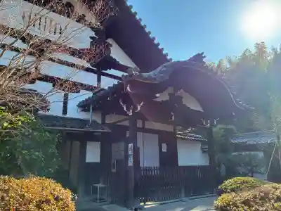 芬陀院の{uncategorized: "未分類", other: "その他", undefined: "問題あり", building: "その他建物", grave: "お墓", sacred_gate: "鳥居", guardian: "狛犬", statue: "像", buddha: "仏像", history: "歴史", nature: "自然", garden: "庭園", animal: "動物", pagoda: "塔", temizu: "手水舎", mountain_gate: "山門・神門", sanctuary: "本殿・本堂", subordinate: "末社・摂社", art: "芸術", scenery: "景色", jizo: "地蔵", ema: "絵馬", goshuin: "御朱印", omikuji: "おみくじ", items: "授与品その他", amulet: "お守り", goshuincho: "御朱印帳", eats: "食事", festival: "お祭り", votive_dance: "神楽", shichigosan: "七五三参", wedding: "結婚式", experience: "体験その他", initially: "初詣", around: "周辺", anti_infection: "感染症対策"}