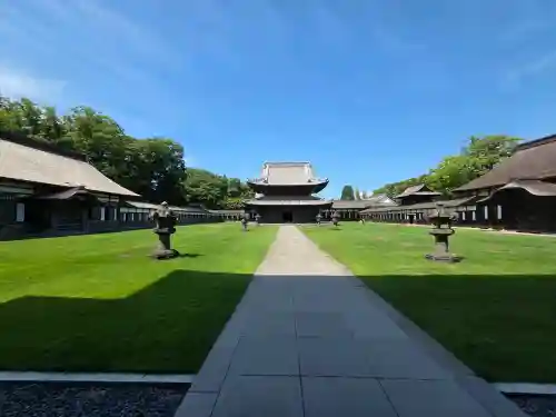 瑞龍寺の{uncategorized: "未分類", other: "その他", undefined: "問題あり", building: "その他建物", grave: "お墓", sacred_gate: "鳥居", guardian: "狛犬", statue: "像", buddha: "仏像", history: "歴史", nature: "自然", garden: "庭園", animal: "動物", pagoda: "塔", temizu: "手水舎", mountain_gate: "山門・神門", sanctuary: "本殿・本堂", subordinate: "末社・摂社", art: "芸術", scenery: "景色", jizo: "地蔵", ema: "絵馬", goshuin: "御朱印", omikuji: "おみくじ", items: "授与品その他", amulet: "お守り", goshuincho: "御朱印帳", eats: "食事", festival: "お祭り", votive_dance: "神楽", shichigosan: "七五三参", wedding: "結婚式", experience: "体験その他", initially: "初詣", around: "周辺", anti_infection: "感染症対策"}