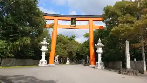 大麻比古神社の{uncategorized: "未分類", other: "その他", undefined: "問題あり", building: "その他建物", grave: "お墓", sacred_gate: "鳥居", guardian: "狛犬", statue: "像", buddha: "仏像", history: "歴史", nature: "自然", garden: "庭園", animal: "動物", pagoda: "塔", temizu: "手水舎", mountain_gate: "山門・神門", sanctuary: "本殿・本堂", subordinate: "末社・摂社", art: "芸術", scenery: "景色", jizo: "地蔵", ema: "絵馬", goshuin: "御朱印", omikuji: "おみくじ", items: "授与品その他", amulet: "お守り", goshuincho: "御朱印帳", eats: "食事", festival: "お祭り", votive_dance: "神楽", shichigosan: "七五三参", wedding: "結婚式", experience: "体験その他", initially: "初詣", around: "周辺", anti_infection: "感染症対策"}